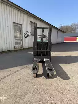 Ståstaplare 2024  Mitsubishi PBF20N3DR (2)