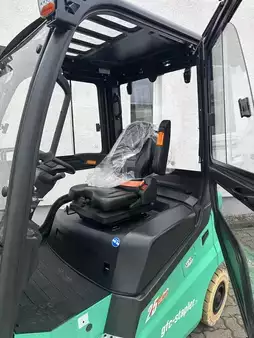 Elektro 4 Rad  Mitsubishi ECB25Q (4)