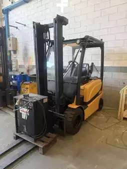 Elektromos 4 kerekű 2018  Yale ERP25VL (3)