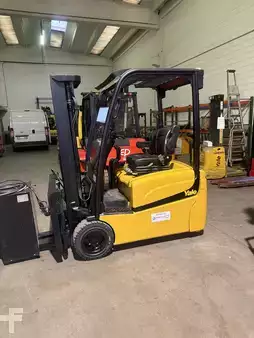Eléctrica de 3 ruedas 2015  Yale ERP 20 VT (1)