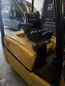 Eléctrico - 3 rodas 2020  Yale ERP20VT LWB (2)