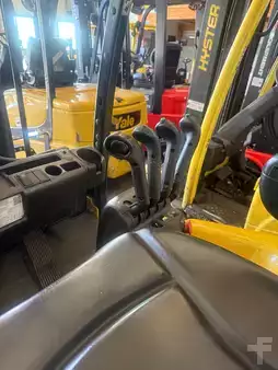 Elektromos 4 kerekű 2020  Yale ERP 30 VL (3)