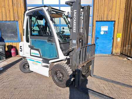 Diesel heftrucks 2017  Unicarriers Y1D2A25Q (3)