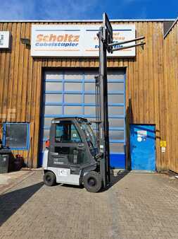Manuseador de contentores 2008  Nissan P1D1A15Q (3)
