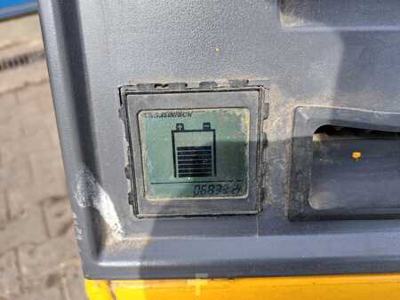 Stacker pedestre 1992 Jungheinrich EJCA12G115 (2)