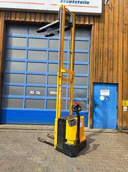 Stacker pedestre 1992 Jungheinrich EJCA12G115 (4)