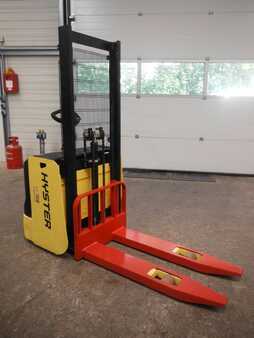 Stapelaars 2014  Hyster S1.2AC (1)