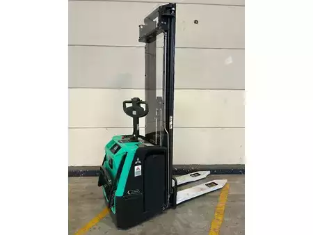 Magasemelésű béka 2025  Mitsubishi SBV 12 N3 (1)