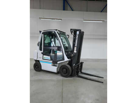 Wózki gazowe 2018  Unicarriers U1D2A25LQ (1)