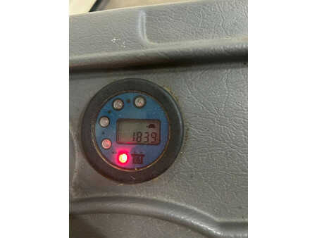 Stacker stå på  Unicarriers 160 DTFV 630 AJN (6)