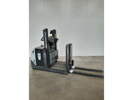 Vertikal-Kommissionierer 2020  Unicarriers EPL100/120 (1)