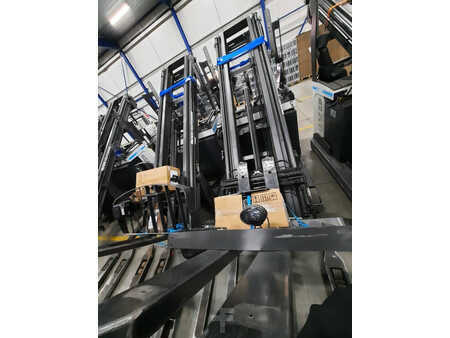 Schubmaststapler 2017  Unicarriers UMS200DTFVRE895 (2)