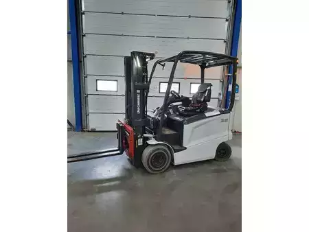 Eléctrica de 4 ruedas 2021  Unicarriers MX25SP (2)