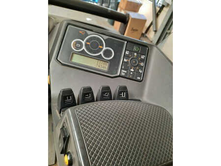 Reach Truck 2017  Unicarriers UMS160DTFVMF845 (5)