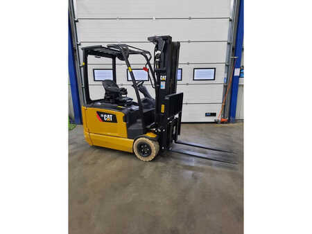 Electric - 4 wheels 2019  CAT Lift Trucks EP20ANT (1)