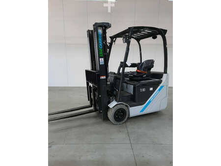 Elektryczne 4-kołowe 2019  Unicarriers A2N1L18Q (2)