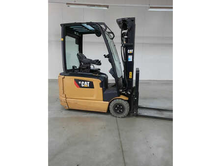Carrelli elettrici 4 ruote 2019  CAT Lift Trucks EP18ANT (1)