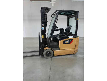 Carrelli elettrici 4 ruote 2019  CAT Lift Trucks EP18ANT (2)