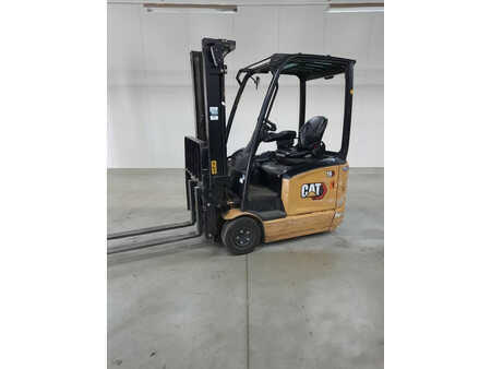 Carrelli elettrici 4 ruote 2022  CAT Lift Trucks EP16ACNT (2)