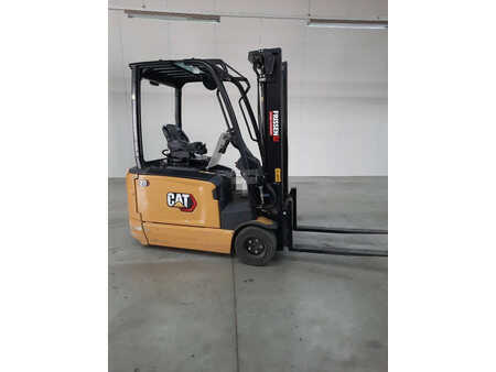 Carrelli elettrici 4 ruote 2021  CAT Lift Trucks EP20ANT (1)