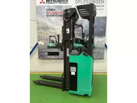 Stacker de condutor em pé 2022  Mitsubishi SBR 16 N2 (3)
