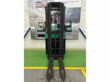 Stacker de condutor em pé 2022 Mitsubishi SBR 16 N2 (4)