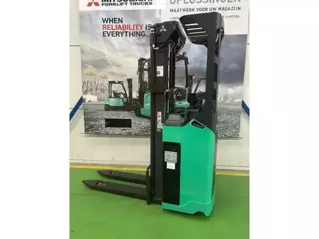 Stacker de condutor em pé 2022 Mitsubishi SBR 16 N2 (2)