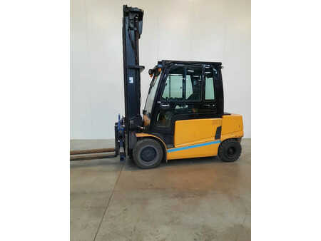 Carrelli elettrici 4 ruote 2019  Hyundai HX50 (2)