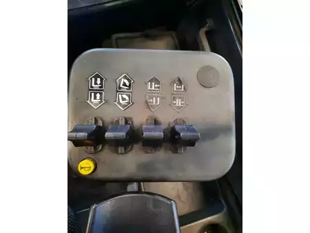 Elektro čtyřkolový VZV 2018  Mora EP80RA (7)