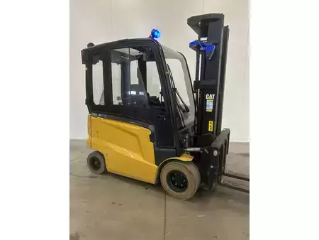 Chariots électriques à 4 roues 2019  CAT Lift Trucks EP30CN (2)