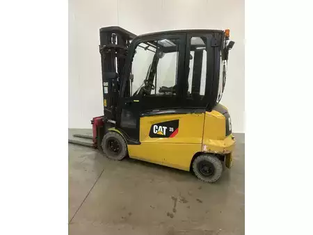 Chariots électriques à 4 roues 2019  CAT Lift Trucks EP35N (1)