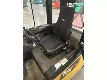 Chariots électriques à 4 roues 2019  CAT Lift Trucks EP35N (11)