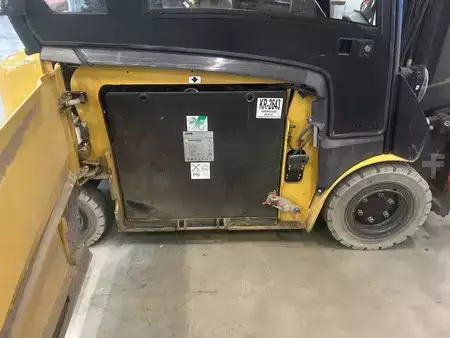 Chariots électriques à 4 roues 2019  CAT Lift Trucks EP35N (9)