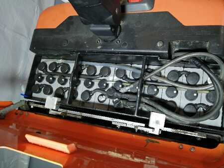 Niederhubwagen 2014  BT LPE240 (8)