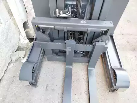 Carretilla retráctil 2018  Linde R14HD-01 (4)