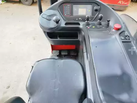 Carretilla retráctil 2018  Linde R14HD-01 (6)