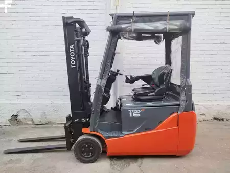 Chariots électriques à 3 roues 2016  Toyota 8FBE16T (2)