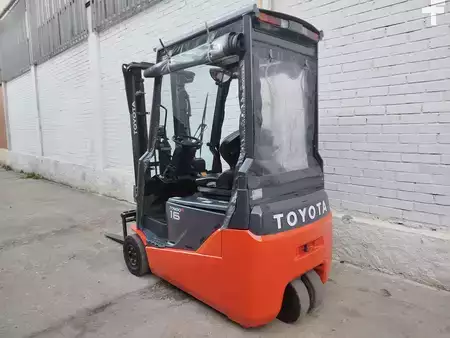Chariots électriques à 3 roues 2016  Toyota 8FBE16T (3)