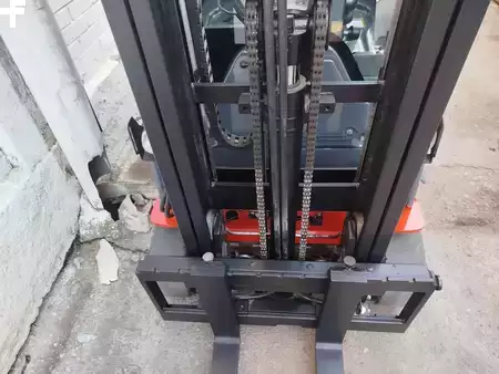 Chariots électriques à 3 roues 2016  Toyota 8FBE16T (5)