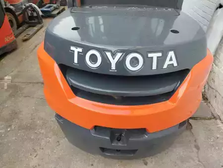 Empilhador diesel 2016  Toyota 40-8FD50N (6)