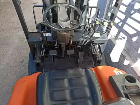Chariots élévateurs diesel 2016  Doosan D25G (8)
