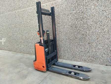 Pallet Stackers 2012  Linde L10B (3)