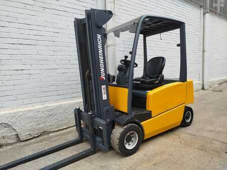 Electric - 4 wheels 2006  Jungheinrich EFG320 (1)
