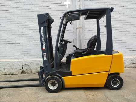 Electric - 4 wheels 2006  Jungheinrich EFG320 (2)