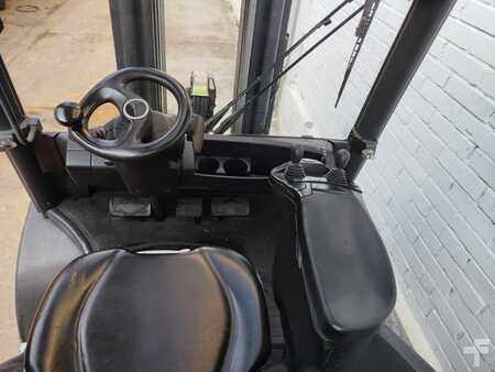 Dieselový VZV 2012  Linde H40D CONTENDORA (8)