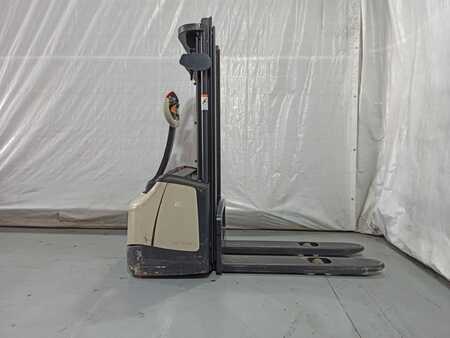 Pallet Stackers 2012  Crown WF3000 (2) 