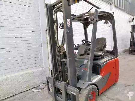 Elektro tříkolové VZV 2017  Linde E15-02 (1)