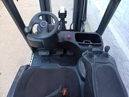 Elektrisk- 3 hjul 2018  Linde E14-02 (8)