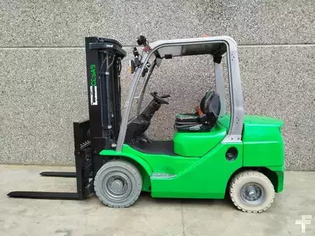Wózki widłowe diesel 2016  Cesab M325 (2)