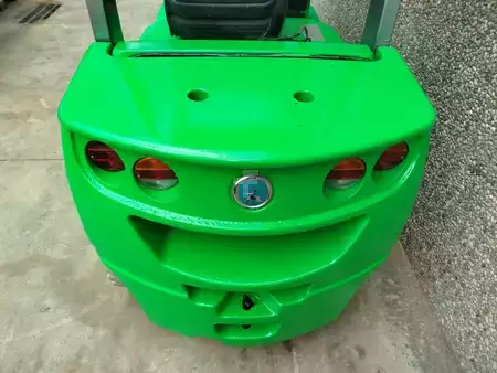 Wózki widłowe diesel 2016  Cesab M325 (6)